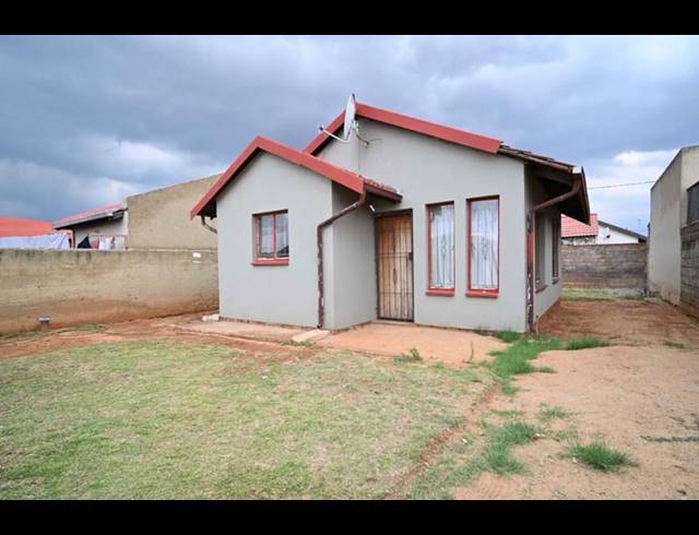 2 BEDROOM HOUSE FOR SALE IN PROTEA GLEN EXT